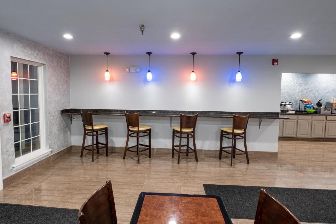 Hilltop Inn & Suites, Near Foxwoods Casino North Stonington Exteriér fotografie
