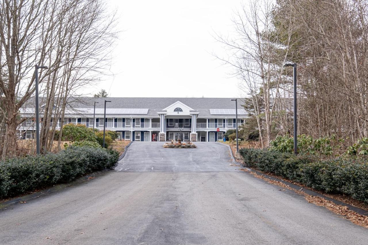 Hilltop Inn & Suites, Near Foxwoods Casino North Stonington Exteriér fotografie