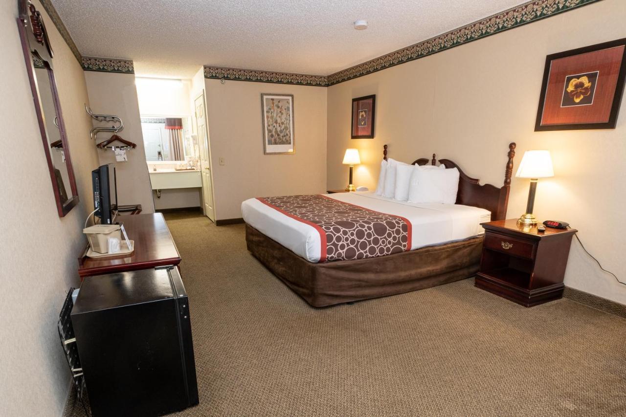 Hilltop Inn & Suites, Near Foxwoods Casino North Stonington Exteriér fotografie