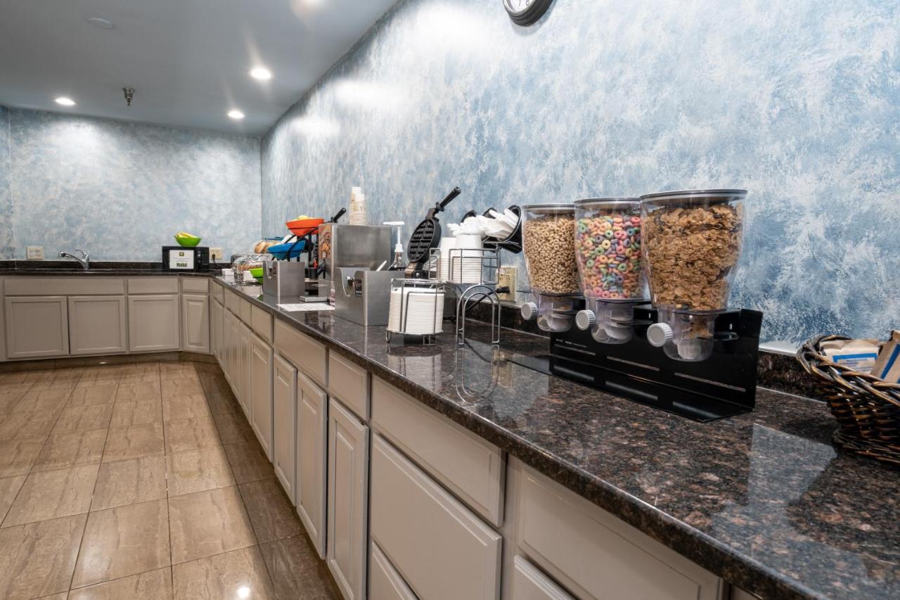 Hilltop Inn & Suites, Near Foxwoods Casino North Stonington Exteriér fotografie