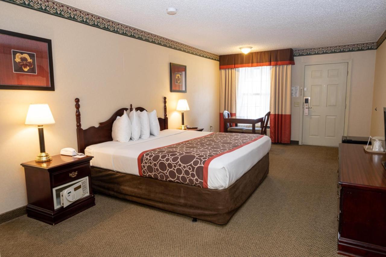 Hilltop Inn & Suites, Near Foxwoods Casino North Stonington Exteriér fotografie